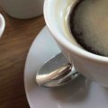 Hoe houden restaurants koffie warm?